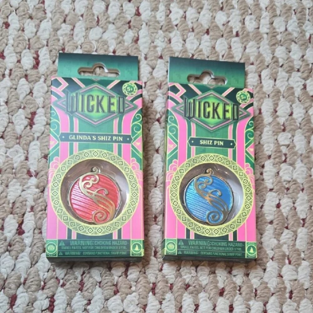 Wicked Glinda's Shiz Pin and Shiz Pin Set Play Movie Blue Red Ariana Grande